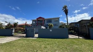 Elegant Coastal Living – Double-Storey 6-Bedroom Home with Breathtaking Sea Views in Gonubie!