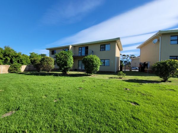 2 Bedroom Apartment / Flat for Sale in Gonubie.