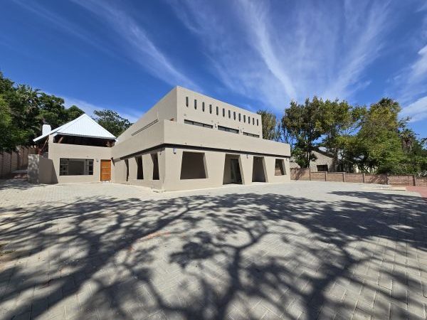 8 Bedroom House for Sale in Cintsa East.