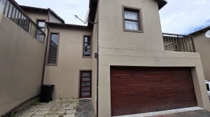 3 Bedroom Townhouse for Sale in Abbotsford. 3 Bedroom Townhouse for Sale in Abbotsford.