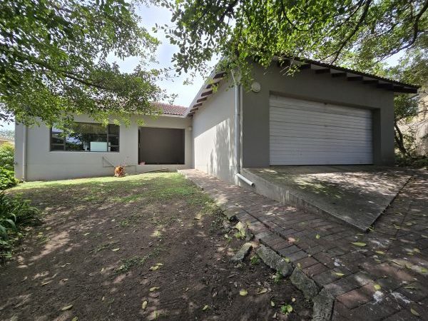 3 Bedroom House for Sale in Gonubie!