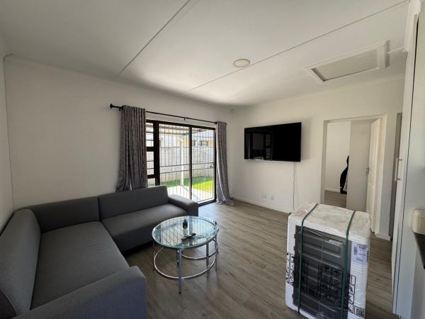 Modern Lock up and Go